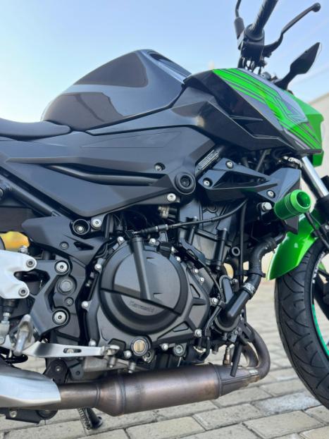 KAWASAKI Z 400 ABS, Foto 4