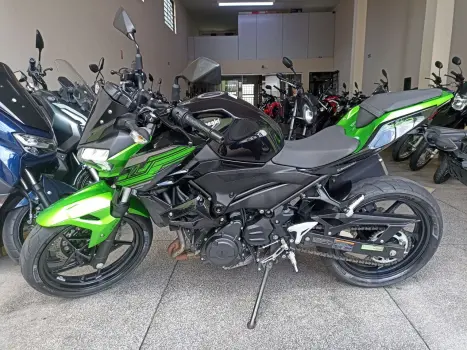 KAWASAKI Z 400 ABS, Foto 2