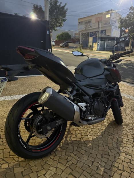 KAWASAKI Z 400 ABS, Foto 4