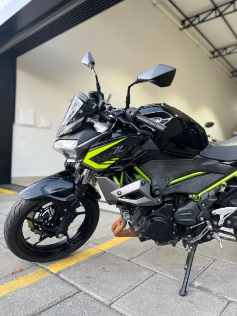 KAWASAKI Z 400 ABS, Foto 4
