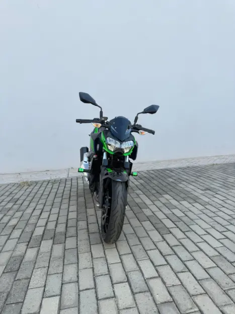 KAWASAKI Z 400 ABS, Foto 6