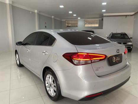 KIA Cerato Sedan 1.6 16V 4P SX AUTOMTICO, Foto 2