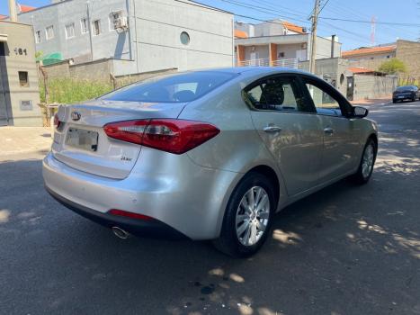 KIA Cerato Sedan 1.6 16V 4P SX3 AUTOMTICO, Foto 4