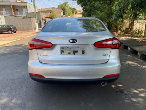 KIA Cerato Sedan 1.6 16V 4P SX3 AUTOMTICO, Foto 5