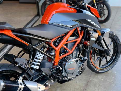 KTM 390 Duke , Foto 4