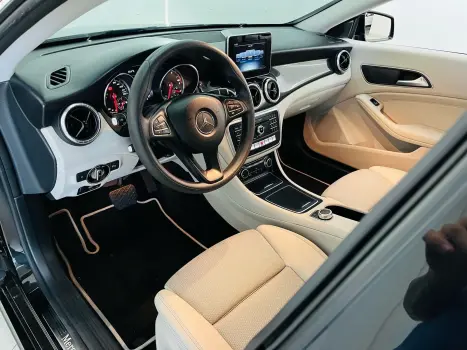 MERCEDES-BENZ CLA 180 1.6 16V 4P CGI TURBO 7G-TRONIC DCT AUTOMTICO, Foto 3