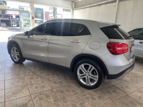MERCEDES-BENZ GLA 200 1.6 16V 4P FLEX CGI STYLE TURBO AUTOMTICO, Foto 4