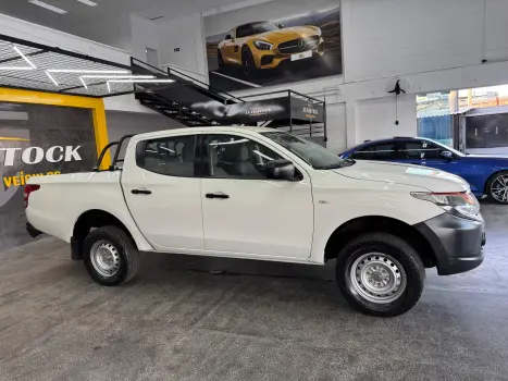 MITSUBISHI L 200 2.5 4X4 CABINE DUPLA DIESEL, Foto 4