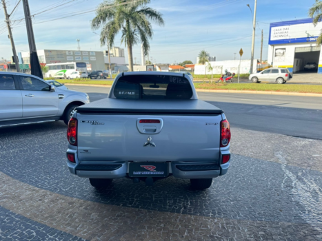 MITSUBISHI L 200 Triton 3.5 V6 HPE 4X4 FLEX CABINE DUPLA AUTOMTICO, Foto 7