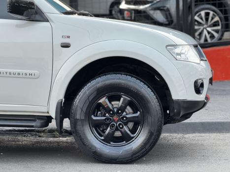 MITSUBISHI L 200 Triton 3.5 V6 HPE 4X4 FLEX CABINE DUPLA AUTOMTICO, Foto 12