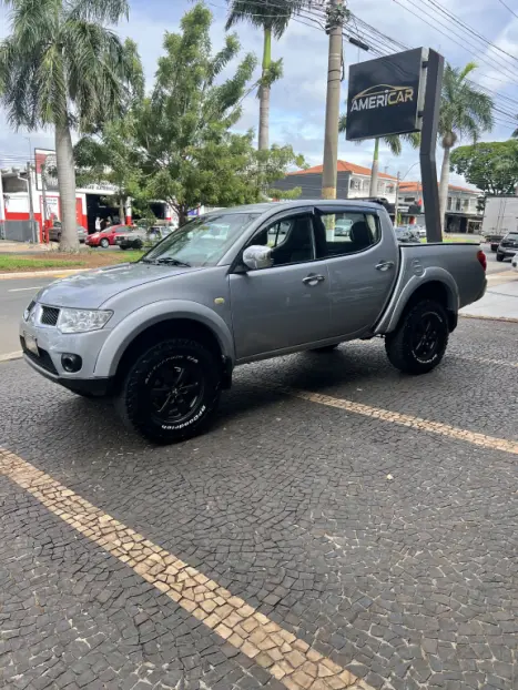 MITSUBISHI L 200 Triton 3.2 16V GLX 4X4 CABINE DUPLA TURBO DIESEL INTERCOOLER, Foto 2