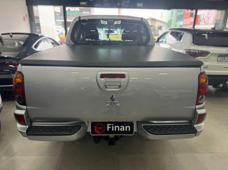 MITSUBISHI L 200 Triton 3.5 V6 HPE 4X4 FLEX CABINE DUPLA AUTOMTICO, Foto 4