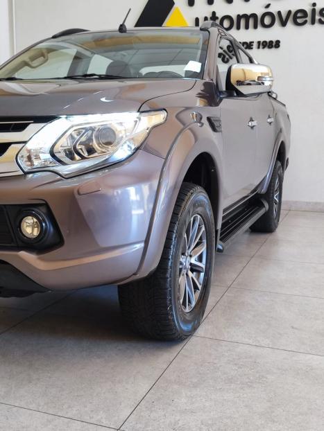 MITSUBISHI L 200 Triton 2.4 16V SPORT HPE-S 4X4 CABINE DUPLA TURBO DIESEL AUTOMTICO, Foto 4