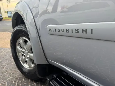 MITSUBISHI L 200 Triton 3.2 16V HPE 4X4 CABINE DUPLA TURBO DIESEL INTERCOOLER AUTOMTICO, Foto 10