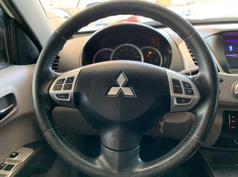 MITSUBISHI L 200 Triton 3.5 V6 HPE 4X4 FLEX CABINE DUPLA AUTOMTICO, Foto 8