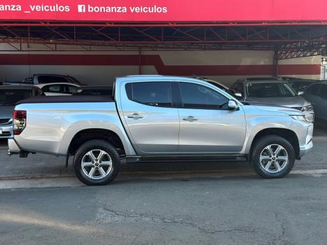 MITSUBISHI L 200 Triton 2.4 16V SPORT HPE 4X4 CABINE DUPLA TURBO DIESEL AUTOMTICO, Foto 4