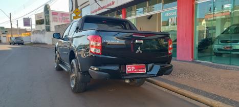 MITSUBISHI L 200 Triton 2.4 16V OUTDOOR HPE-S 4X4 CABINE DUPLA TURBO DIESEL AUTOMTICO, Foto 7