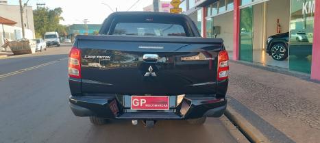 MITSUBISHI L 200 Triton 2.4 16V OUTDOOR HPE-S 4X4 CABINE DUPLA TURBO DIESEL AUTOMTICO, Foto 8