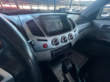 MITSUBISHI L 200 Triton 3.2 16V HPE 4X4 CABINE DUPLA TURBO DIESEL INTERCOOLER AUTOMTICO, Foto 12