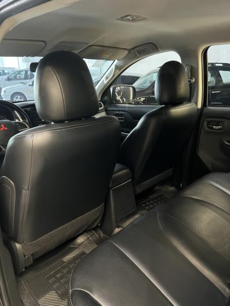 MITSUBISHI L 200 Triton 2.4 16V SPORT HPE 4X4 CABINE DUPLA TURBO DIESEL AUTOMTICO, Foto 6