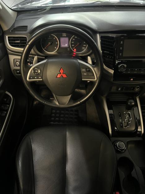 MITSUBISHI L 200 Triton 2.4 16V SPORT HPE 4X4 CABINE DUPLA TURBO DIESEL AUTOMTICO, Foto 7