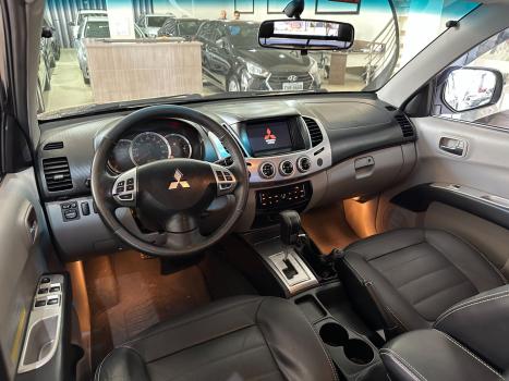MITSUBISHI L 200 Triton 3.2 16V HPE 4X4 CABINE DUPLA TURBO DIESEL INTERCOOLER AUTOMTICO, Foto 9