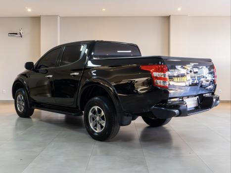 MITSUBISHI L 200 Triton 2.4 16V SPORT HPE 4X4 CABINE DUPLA TURBO DIESEL AUTOMTICO, Foto 4