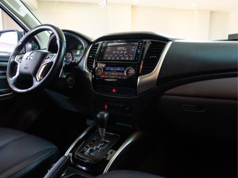MITSUBISHI L 200 Triton 2.4 16V SPORT HPE 4X4 CABINE DUPLA TURBO DIESEL AUTOMTICO, Foto 6