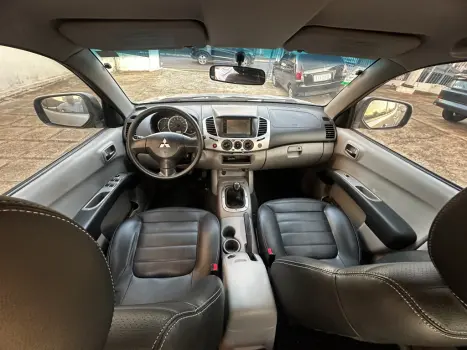 MITSUBISHI L 200 Triton 2.4 16V FLEX HLS CHROME CABINE DUPLA, Foto 18