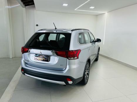 MITSUBISHI Outlander 3.0 V6 24V 4P GT4 4X4 AUTOMTICO, Foto 5