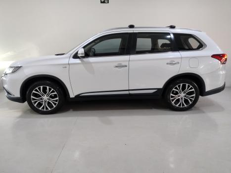 MITSUBISHI Outlander 3.0 V6 24V 4P GT 4X4 AUTOMTICO, Foto 2