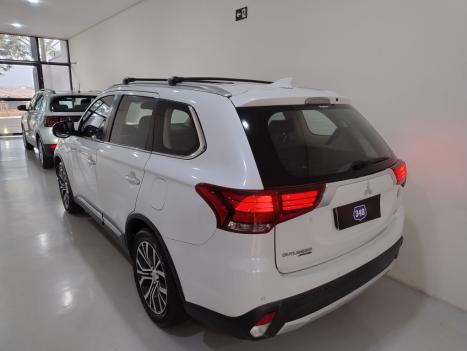 MITSUBISHI Outlander 3.0 V6 24V 4P GT 4X4 AUTOMTICO, Foto 5