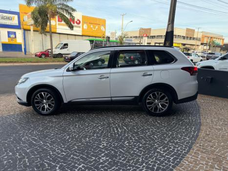 MITSUBISHI Outlander 2.2 16V 4P 4X4 HPE-S AWD DIESEL AUTOMTICO, Foto 4
