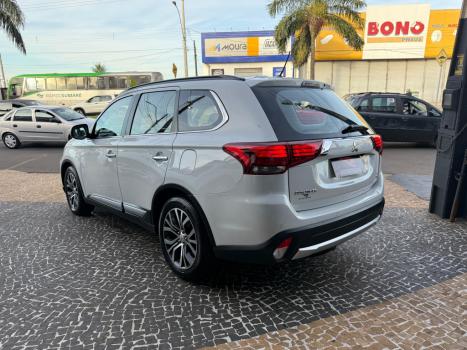 MITSUBISHI Outlander 2.2 16V 4P 4X4 HPE-S AWD DIESEL AUTOMTICO, Foto 5