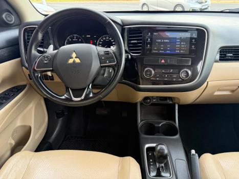 MITSUBISHI Outlander 2.2 16V 4P 4X4 HPE-S AWD DIESEL AUTOMTICO, Foto 17