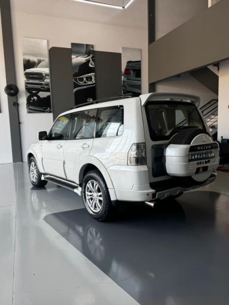 MITSUBISHI Pajero Full 3.2 16V 4P HPE 4X4 TURBO DIESEL AUTOMTICO, Foto 2