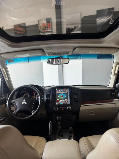 MITSUBISHI Pajero Full 3.2 16V 4P HPE 4X4 TURBO DIESEL AUTOMTICO, Foto 3