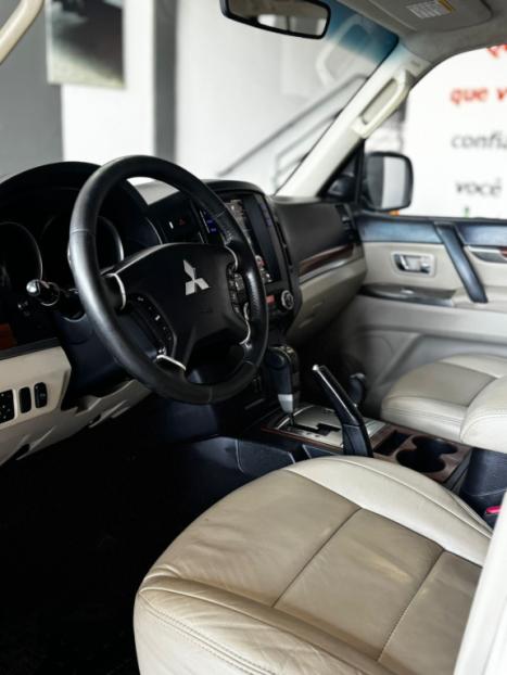 MITSUBISHI Pajero Full 3.2 16V 4P HPE 4X4 TURBO DIESEL AUTOMTICO, Foto 4