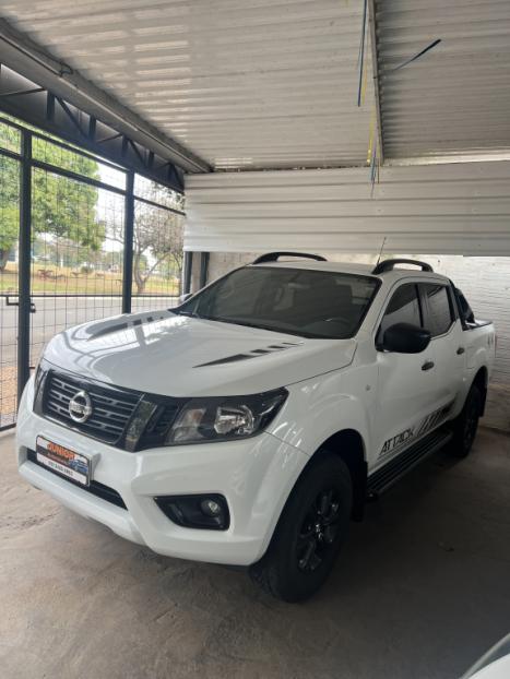 NISSAN Frontier 2.3 ATTACK CABINE DUPLA 4X4 BI-TURBO DIESEL AUTOMTICO, Foto 3