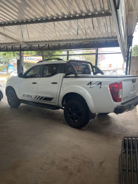 NISSAN Frontier 2.3 ATTACK CABINE DUPLA 4X4 BI-TURBO DIESEL AUTOMTICO, Foto 4