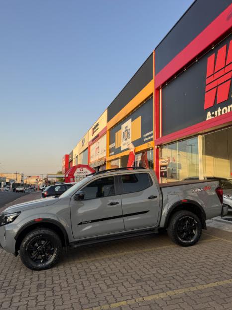 NISSAN Frontier 2.3 16V PRO4X CABINE DUPLA 4X4 BI-TURBO DIESEL AUTOMTICO, Foto 5