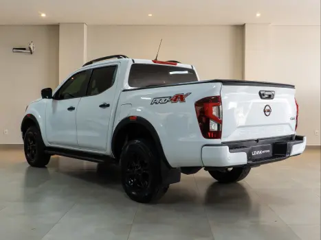 NISSAN Frontier 2.3 16V PRO4X CABINE DUPLA 4X4 BI-TURBO DIESEL AUTOMTICO, Foto 4