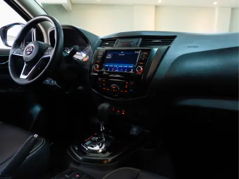 NISSAN Frontier 2.3 16V PRO4X CABINE DUPLA 4X4 BI-TURBO DIESEL AUTOMTICO, Foto 6