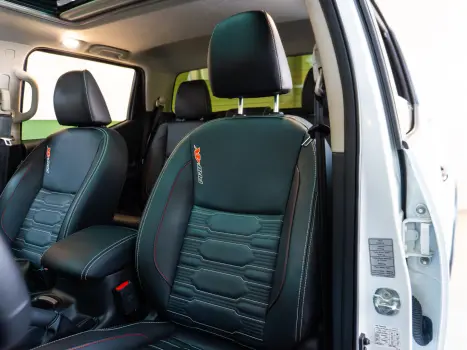 NISSAN Frontier 2.3 16V PRO4X CABINE DUPLA 4X4 BI-TURBO DIESEL AUTOMTICO, Foto 7