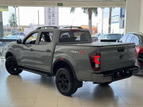NISSAN Frontier 2.3 16V PRO4X CABINE DUPLA 4X4 BI-TURBO DIESEL AUTOMTICO, Foto 3
