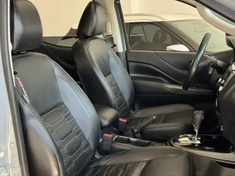 NISSAN Frontier 2.3 16V PRO4X CABINE DUPLA 4X4 BI-TURBO DIESEL AUTOMTICO, Foto 8