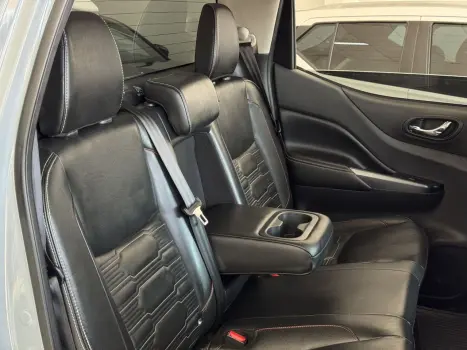 NISSAN Frontier 2.3 16V PRO4X CABINE DUPLA 4X4 BI-TURBO DIESEL AUTOMTICO, Foto 11