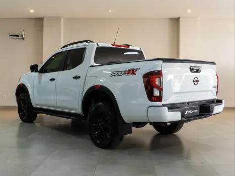 NISSAN Frontier 2.3 16V PRO4X CABINE DUPLA 4X4 BI-TURBO DIESEL AUTOMTICO, Foto 4