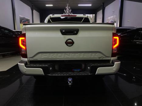 NISSAN Frontier , Foto 5