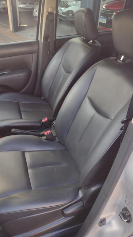 NISSAN Grand Livina 1.8 16V 4P SL FLEX AUTOMTICO, Foto 6